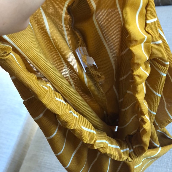 striped mustard shorts - Picture 5 of 5